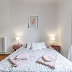 Elegant And Spacious 2 Bedroom In Center * מנטון