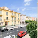 דירה Elegant And Spacious 2 Bedroom In Center *