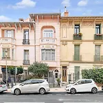 Elegant And Spacious 2 Bedroom In Center