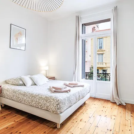 Center - Elegant&spacious 2br *