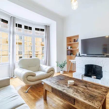 公寓 Elegant And Spacious 2 Bedroom In Center *
