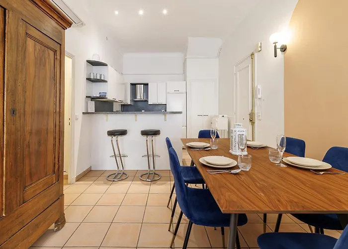 公寓 Elegant And Spacious 2 Bedroom In Center *