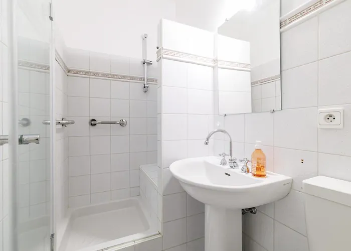 Center - Elegant&spacious 2br *