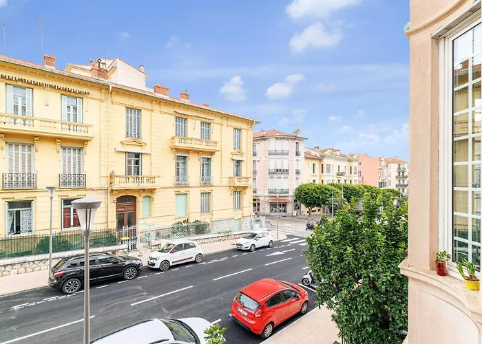 公寓 Elegant And Spacious 2 Bedroom In Center *